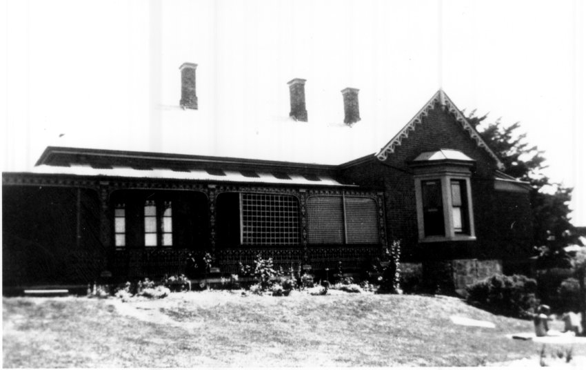 &ldquo;Beta&rdquo;, side view Armidale town house for female residents of NEUC