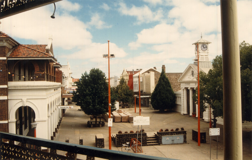 Beardy Mall from outside Post Office during alterations in March 1988