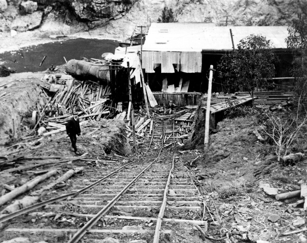 Damage caused at Hillgrove mine when removing boilers