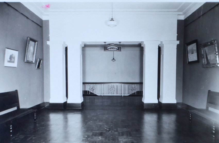 The Hinton Gallery,  looking at the top of the staircase