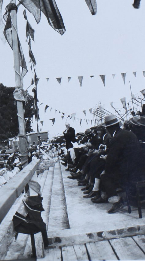 View of the Assembly at the laying of the foundation stones of the Armidale Teachers' College 2 November, 1929