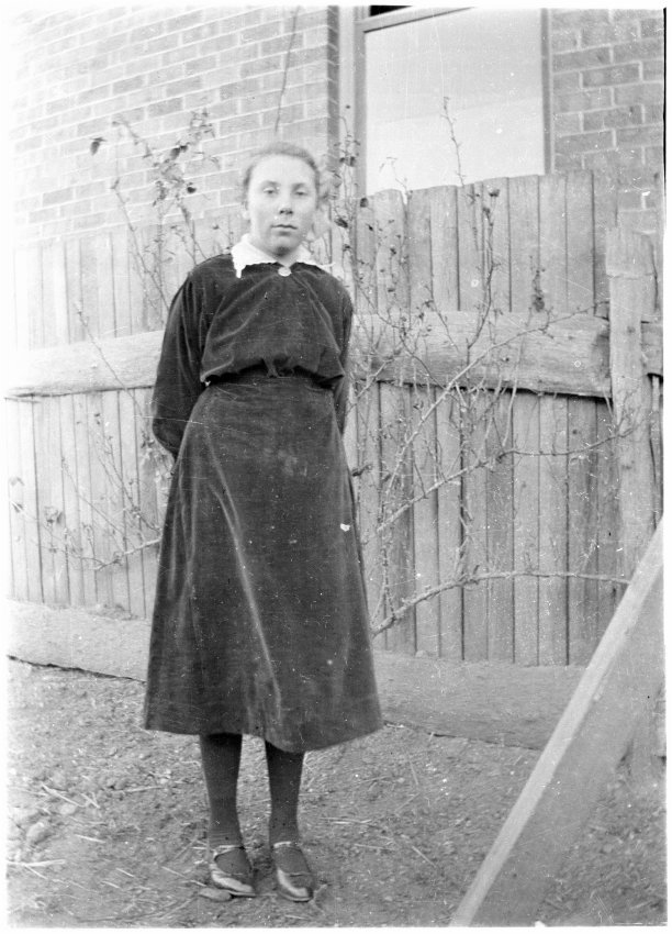 A photo of an unidentified young woman