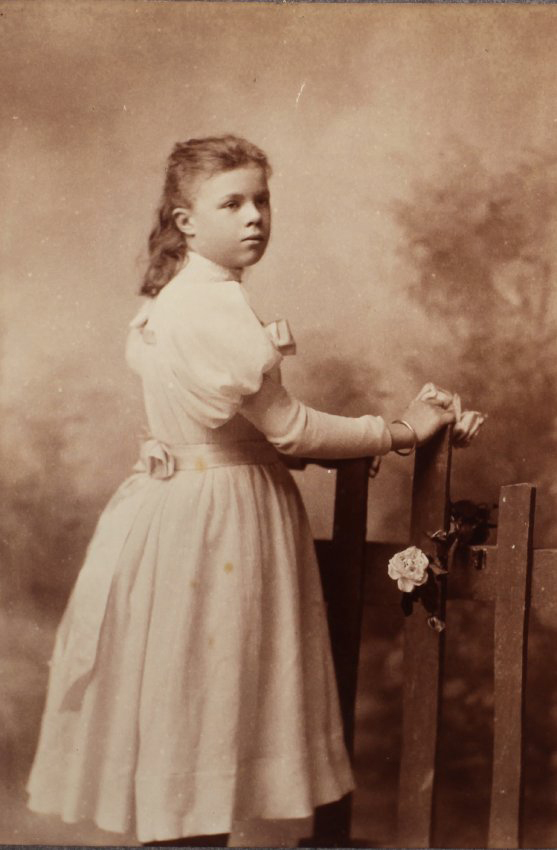 Unidentified girl [Maggie White?]