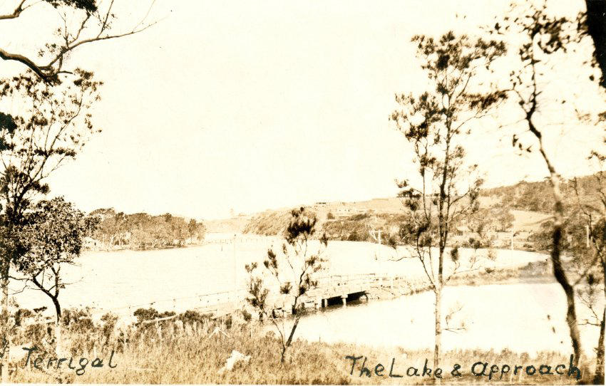 Terrigal - The Lake &amp; Approach