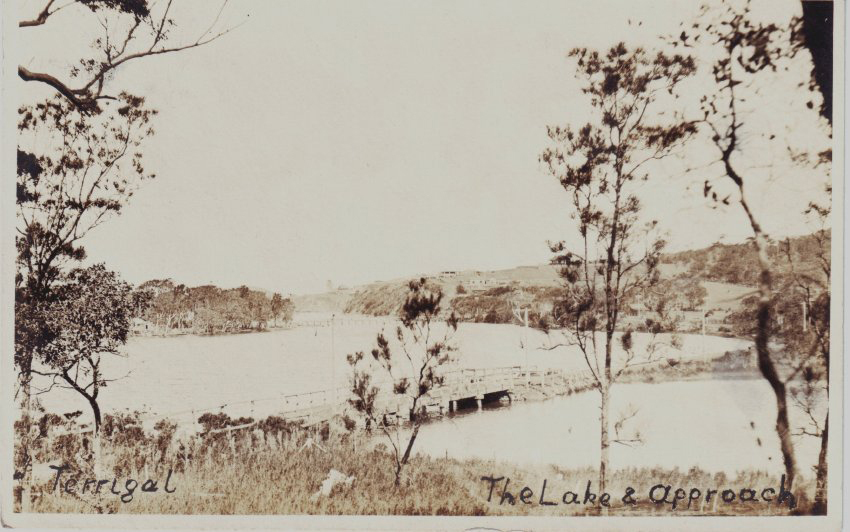 Terrigal - The Lake &amp; Approach