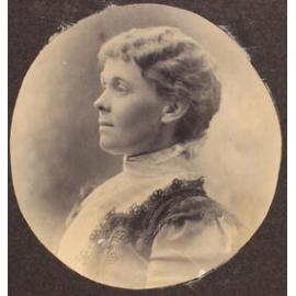 Unidentified woman [Maggie White?]