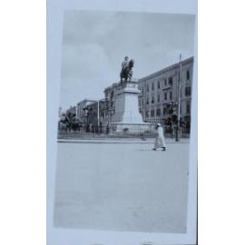 Statue of a man on horseback