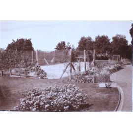 Saumarez Homestead tennis court and gardens