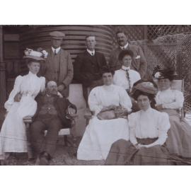 Unidentified group of men and women