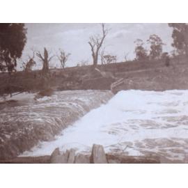 Dam flooded at Bundemar