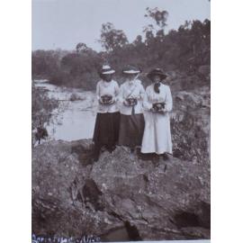 Doris, Frieda, Alice White