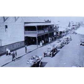 Parade down Beardy Street, Armidale