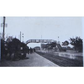 Railway platform and footbridge