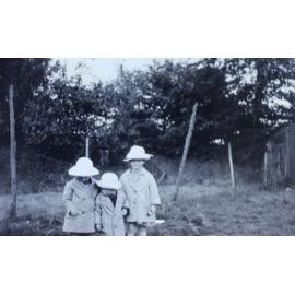 Peter, Nigal and Joyce Lillingston - caption