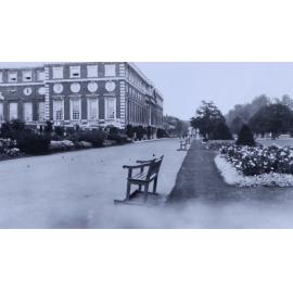 Hampton Court Gardens 