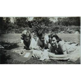 Students on Booloominbah lawn, Kitty, Hal, Joan, 1942