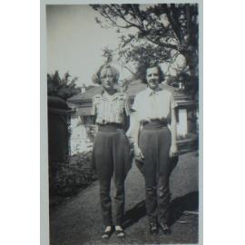 Helen and Mary Struan, November 1939