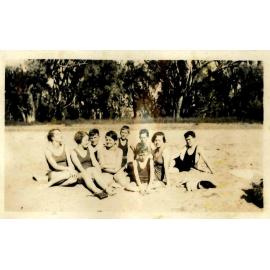 Kingsford Smith Album, Beach Scene