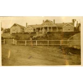 Kingsford Smith Album, Guest House