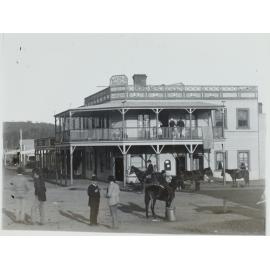 John Brown’s Royal Hotel, Lismore