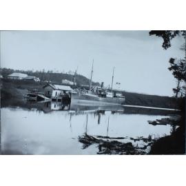 Steamer at Government Wharf, Lismore