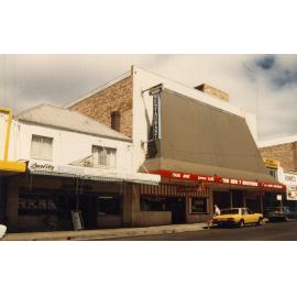 The New 7 Brothers Restaurant in March 1988