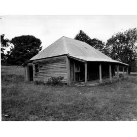 Balala homestead outhouse, Bundarra