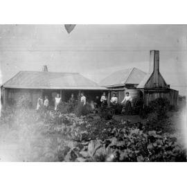 Browning's old home, Apple Tree Hill, Armidale, NSW, 1900