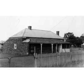 Cottage near Armidale Brick Pit, 1980