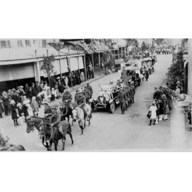 Procession in Beardy Street, Armidale, possibly Peace Day 1 September 1919