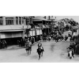 Procession in Beardy Street, Armidale, possibly Peace Day 1 September 1919