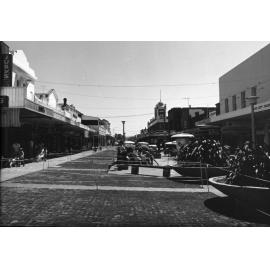Beardy Street Mall, 1980