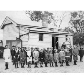 Small country school - Budgee Budgee, c. 1920
