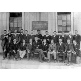 Students of Pioneer Summer School, Fladbury, October 1905