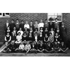 Fifth class group at Ross Hill School, Inverell, 1939
