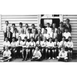 Grade IV class group (boys), Mrs Lewin, at an Inverell School, 1937
