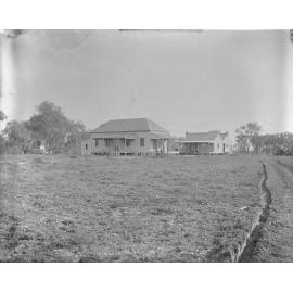 Men's huts, Welltown, 1905