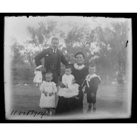 Family group portrait, 1904