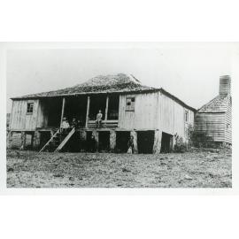 Shingled cottage, [Lismore], 1920