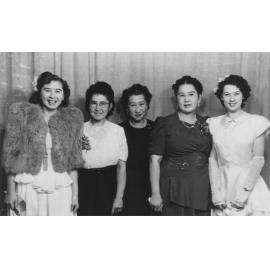 The Kee Chong sisters and their children, 1947