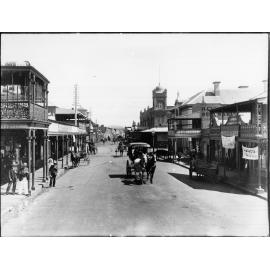 Beardy Street west from near Commonwealth Bank, 1905