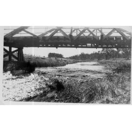 Looking upstream from under bridge [Thalgarrah ?]