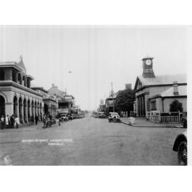 Beardy Street looking west from Post Office, one-way street, c.1935