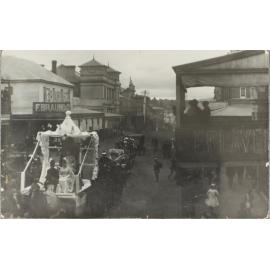 Queen of the Day Procession Queen's float (Braund's Bank), 1916