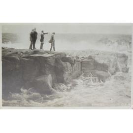 Yamba, rocky coast