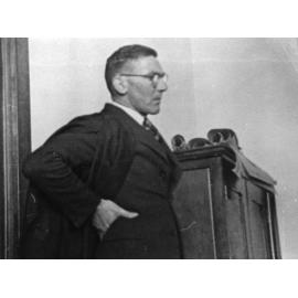 Alton Greenhalgh ("Greeny") lecturing at Armidale Teachers' College, 1941-42, Psychology and Geography