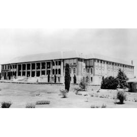 Armidale Teachers' College, north-western view from front lawn.