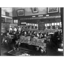 Interior of 5th classroom in Boys' Department of Armidale Demonstration School, 1940