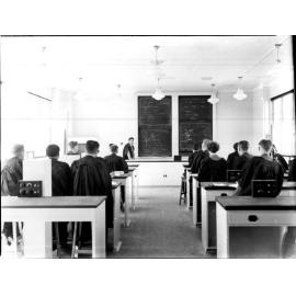 Science class at New England University College, Armidale, 1940