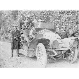A group, possibly on the Dorrigo Mountain, or Big Hill, Kempsey, on the way to the Coast, c. 1910